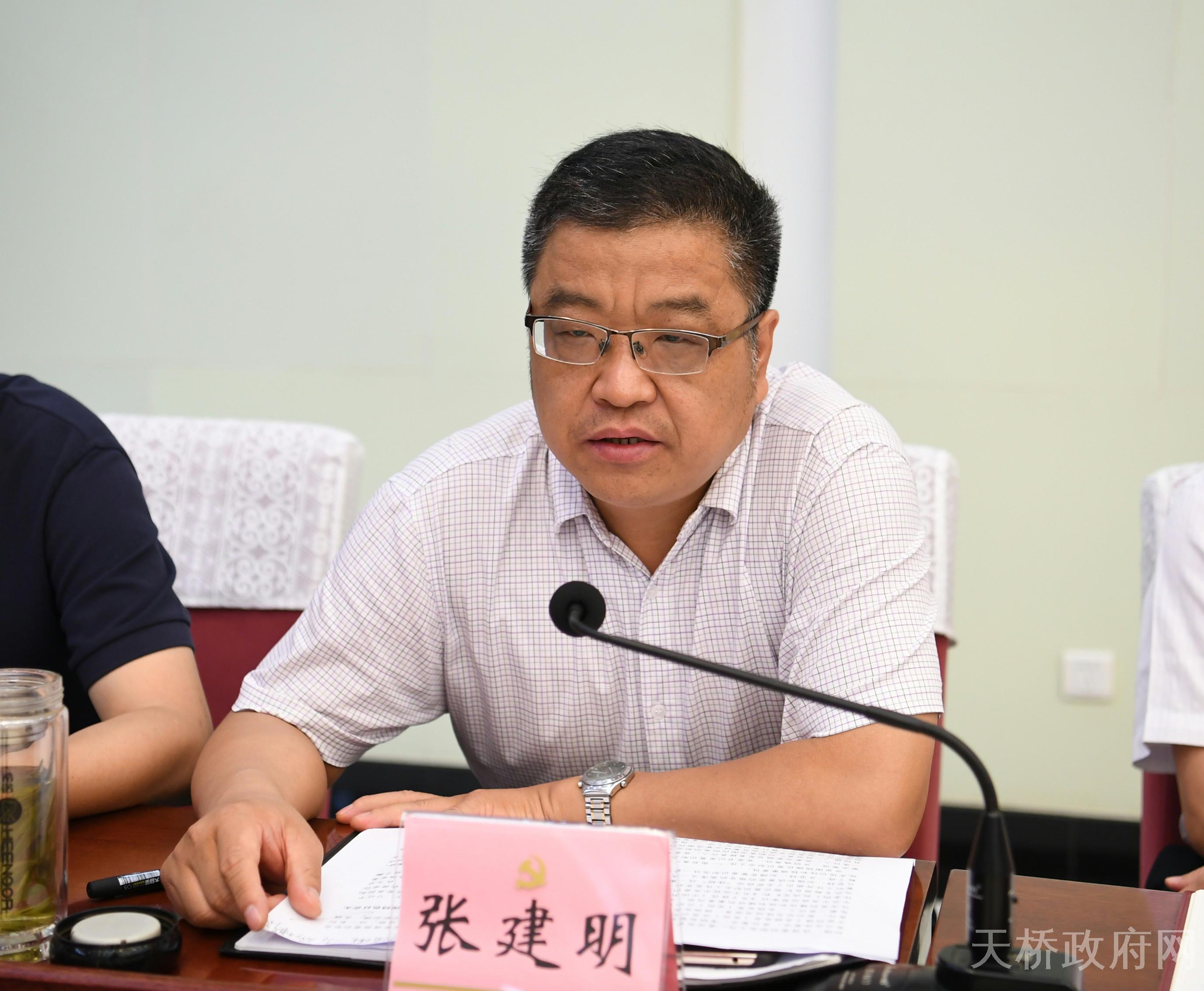 区委常委,宣传部部长张建明发言