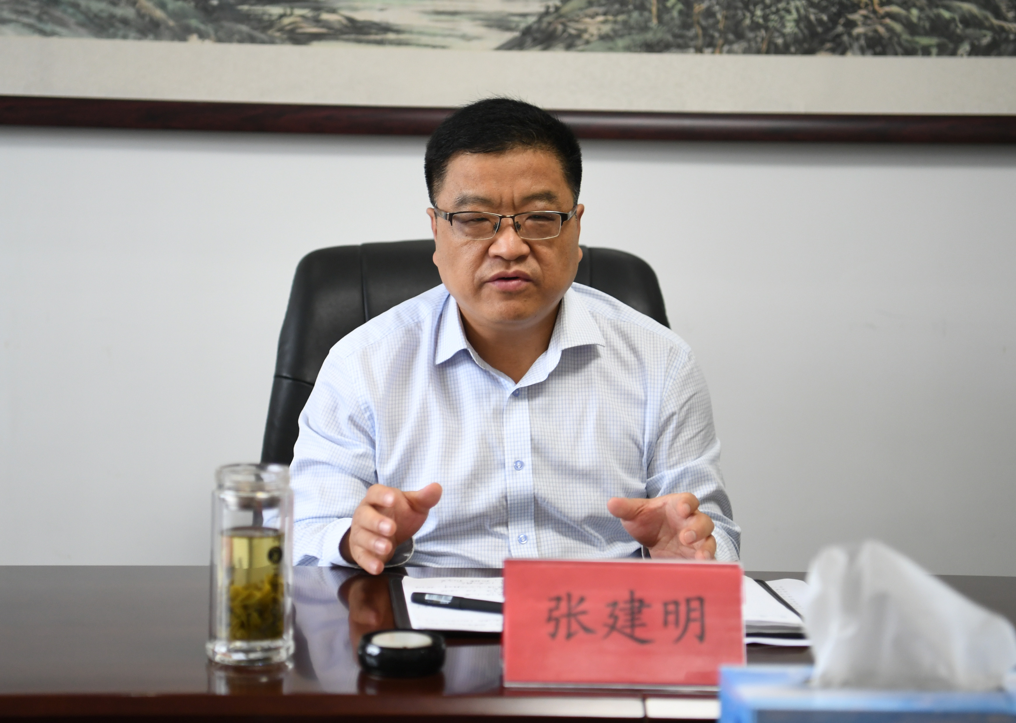 区委常委,宣传部部长张建明到天桥东街街道督导扫黑除恶工作