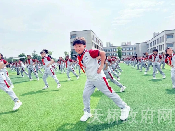 天桥区开展阳光体育大课间评比活动
