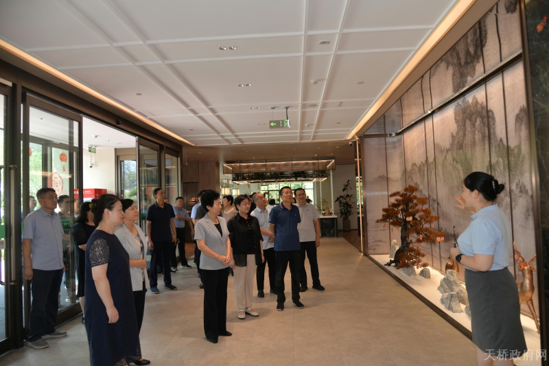 区政协围绕“完善养老服务体系，推动养老服务提质升级”到市中区开展调研