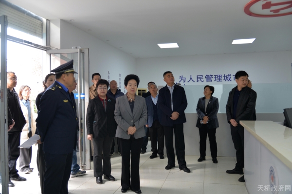 区政协围绕“聚焦城市环境品质、全方位提升市容市貌”商量开展调研活动