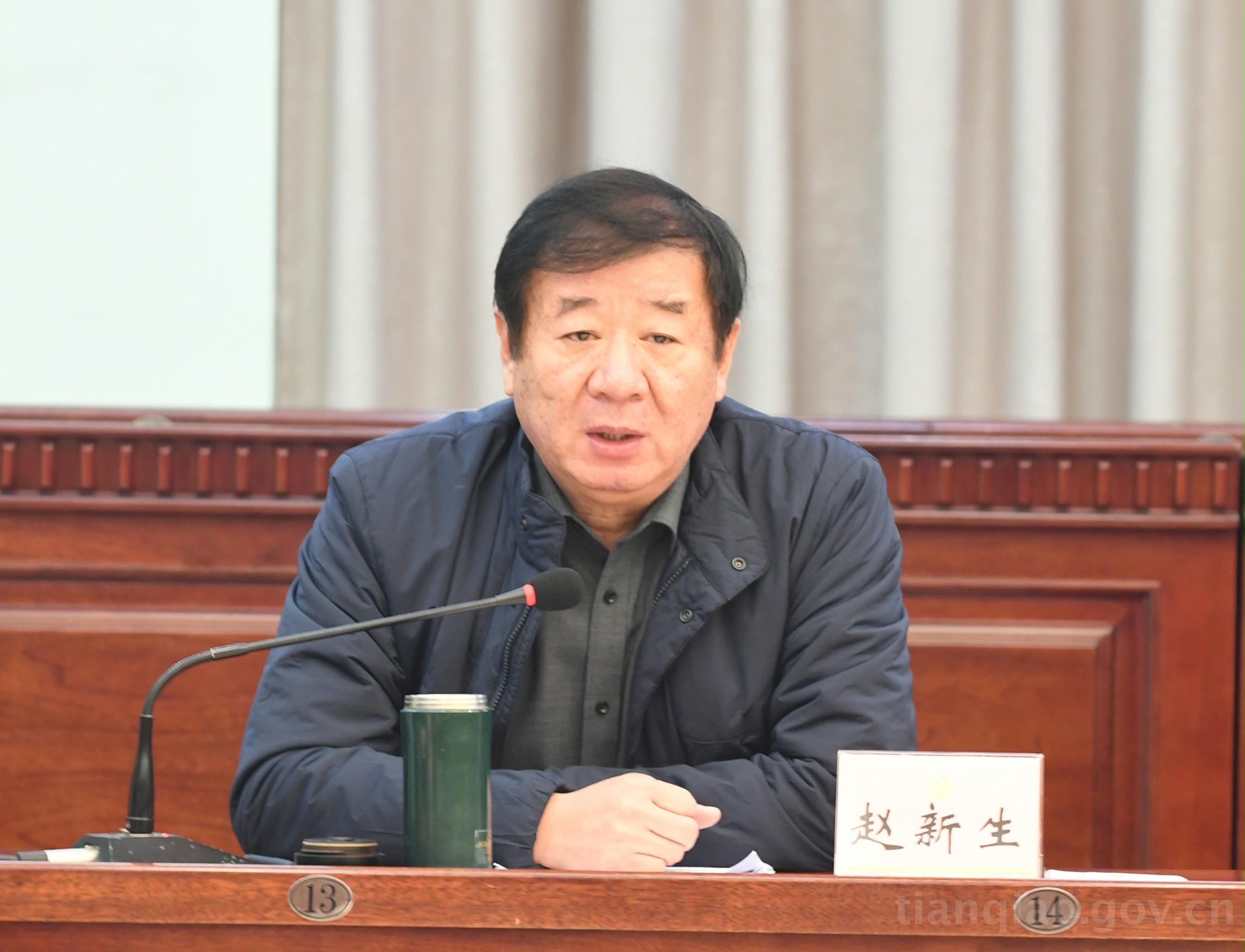 济南新材料产业园区管委会主任赵新生发言