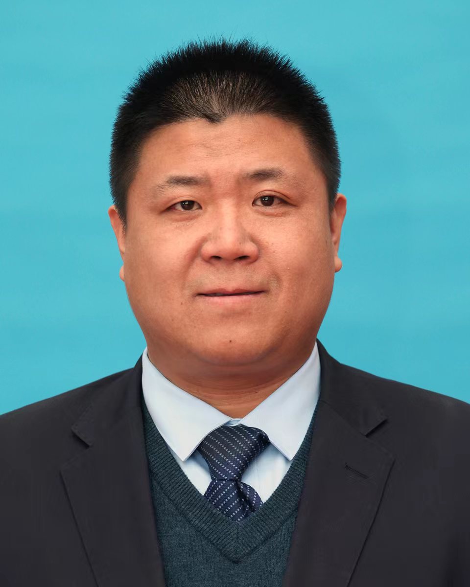 主任证件照.jpg